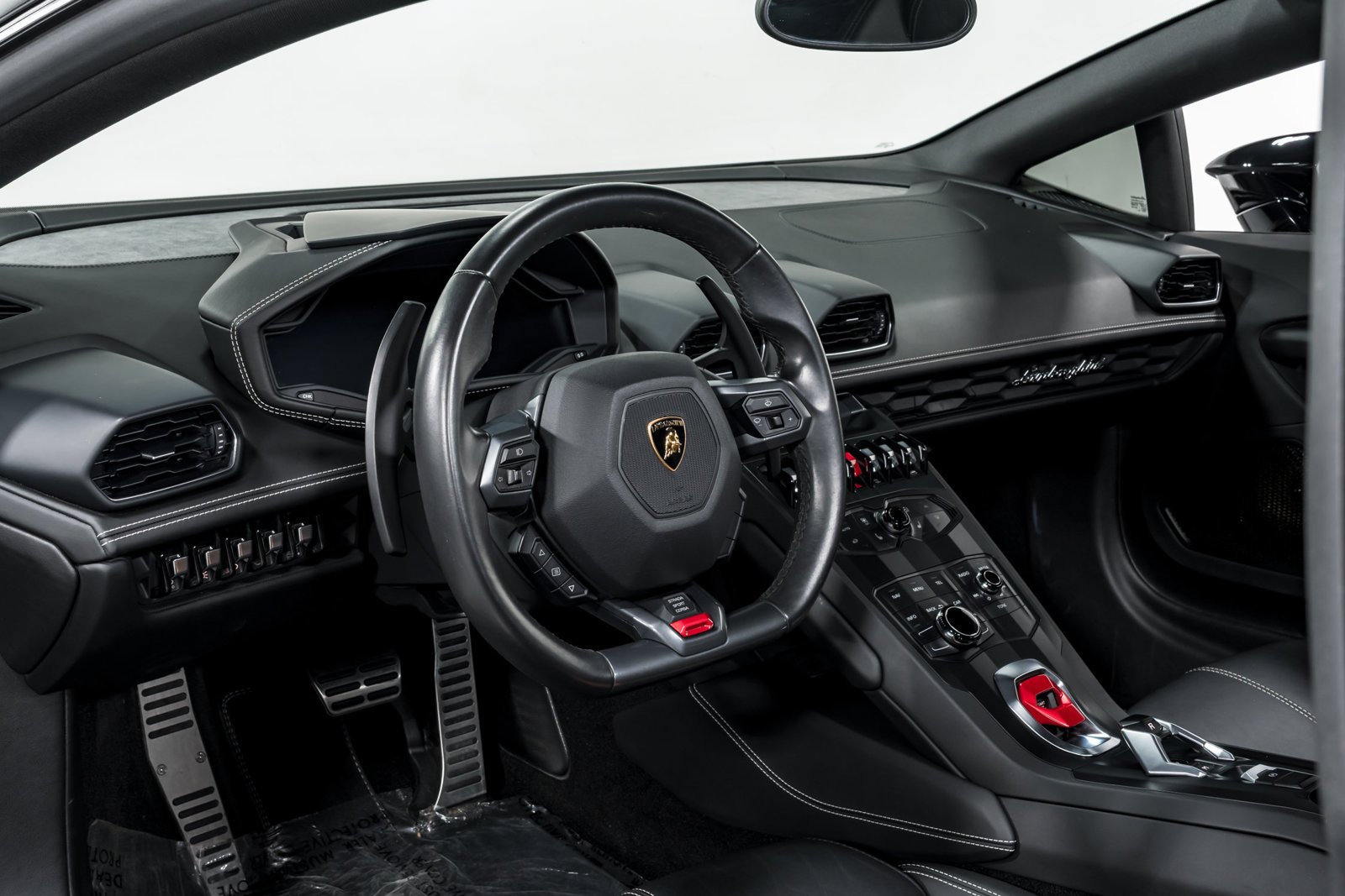 Used 2016 Lamborghini Huracan LP 610-4 AWD/4WD image 12