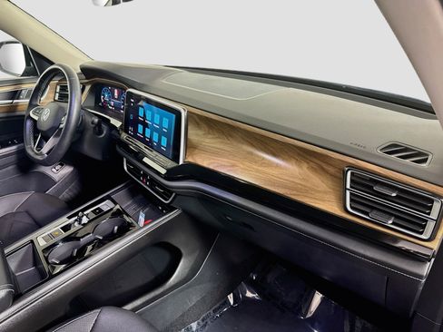 Used 2026 Volkswagen Atlas SE FWD image 30