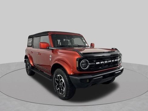 Used 2023 Ford Bronco Outer Banks AWD/4WD image 3