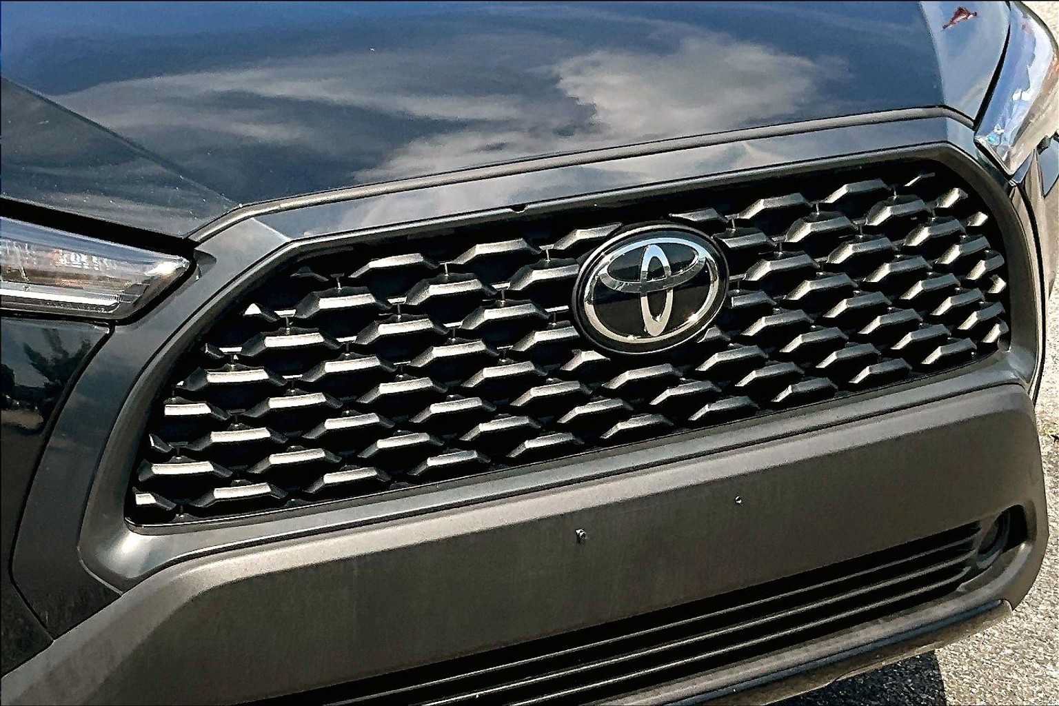 Used 2022 Toyota Corolla Cross LE FWD image 28
