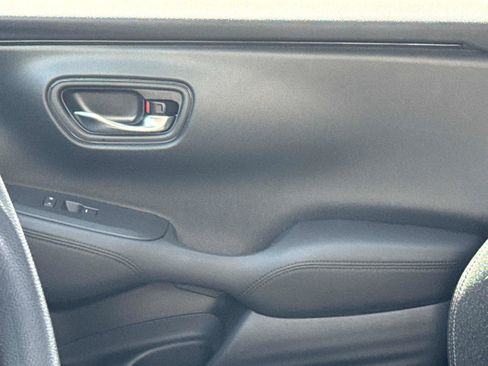 Certified 2023 Honda HR-V LX image 19