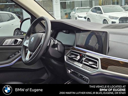 Used 2019 BMW X7 xDrive50i w/ Premium Package AWD/4WD image 12