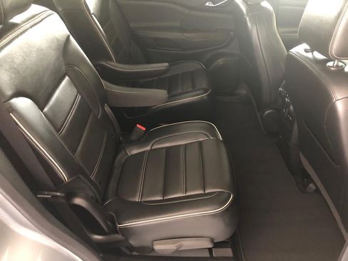 Used 2023 GMC Acadia Denali w/ Denali Technology Package AWD/4WD image 11