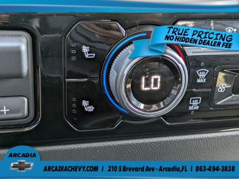 Used 2024 Chevrolet Silverado 2500 LTZ AWD/4WD image 31