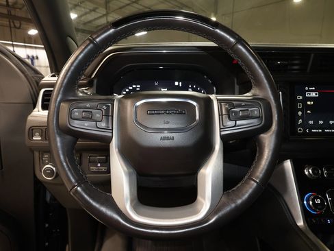 Certified 2023 GMC Yukon XL Denali w/ Advanced Technology Package AWD/4WD image 10