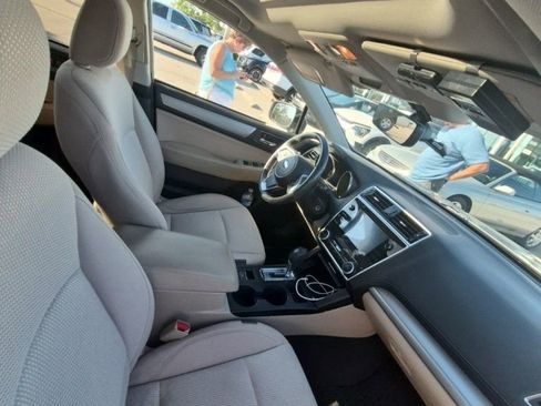 Used 2019 Subaru Outback 2.5i Premium image 21