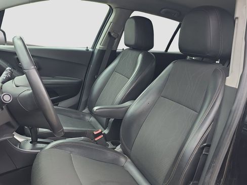 Used 2019 Chevrolet Trax LT w/ LT Convenience Package AWD/4WD image 7
