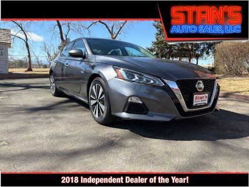 Used 2022 Nissan Altima 2.5 SV image 1