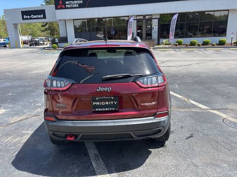 Used 2019 Jeep Cherokee Trailhawk w/ Cold Weather Group image 6