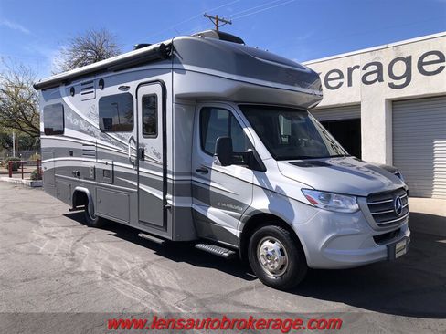 Used 2019 Mercedes-Benz Sprinter 170 image 2