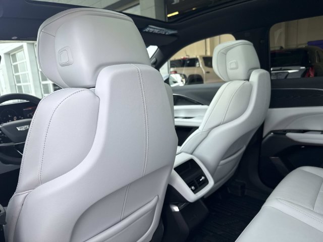 Used 2024 Cadillac Lyriq Sport w/ LPO, Floor Liner Package AWD/4WD image 61