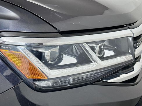 Used 2022 Volkswagen Atlas Cross Sport SEL Premium R-Line AWD/4WD image 33
