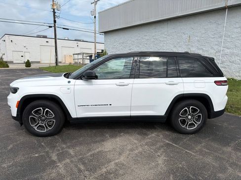 Used 2024 Jeep Grand Cherokee Trailhawk AWD/4WD image 8