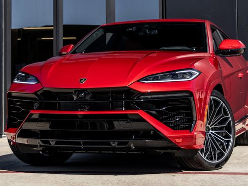 Used 2026 Lamborghini Urus SE image 3