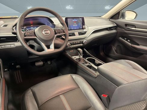 Used 2025 Nissan Altima 2.5 SR FWD image 26