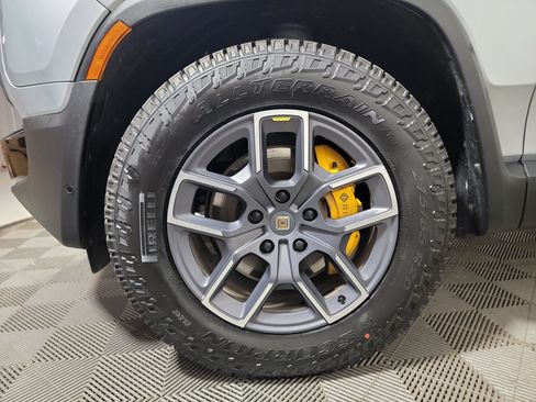 Used 2024 Rivian R1S Launch Edition AWD/4WD image 9