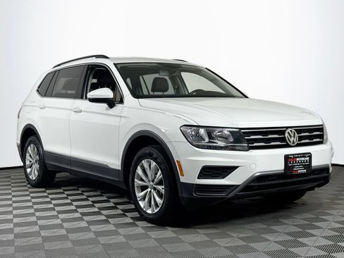 Used 2018 Volkswagen Tiguan SE AWD/4WD image 1