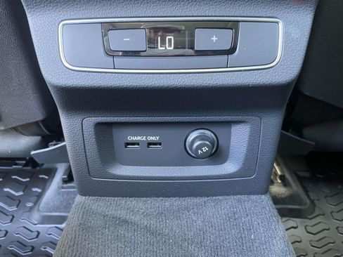 Used 2023 Audi Q5 2.0T Premium w/ Convenience Package AWD/4WD image 12