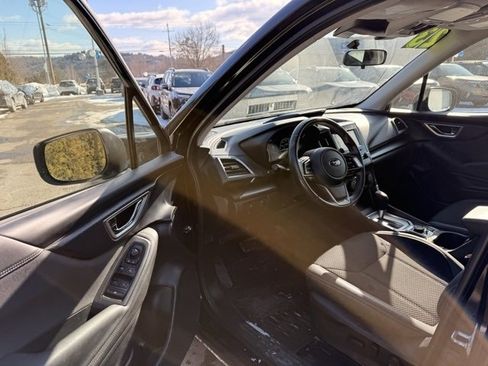 Used 2023 Subaru Forester Premium image 19
