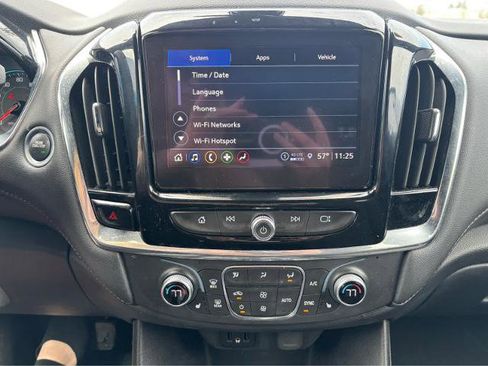 Used 2023 Chevrolet Traverse LT image 22