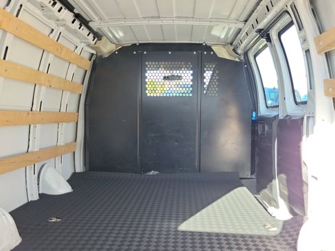 Used 2024 GMC Savana 2500 CARGO w/ Driver Convenience Package image 12