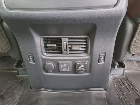 Used 2023 Nissan Titan Platinum Reserve w/ Moonroof Package AWD/4WD image 17
