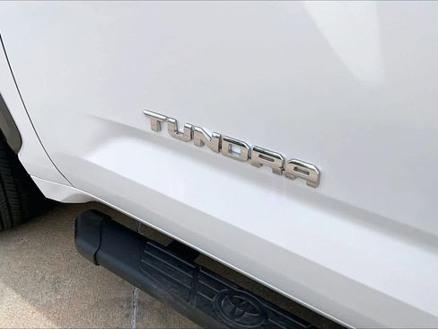 Used 2025 Toyota Tundra Limited AWD/4WD image 34