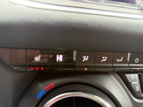 Used 2019 Chevrolet Blazer LT image 41