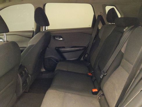 Used 2022 Nissan Rogue SV image 18