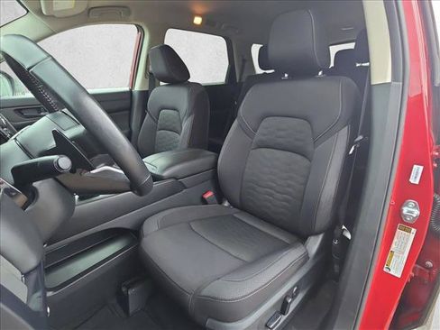 Used 2025 Nissan Pathfinder SV FWD image 15