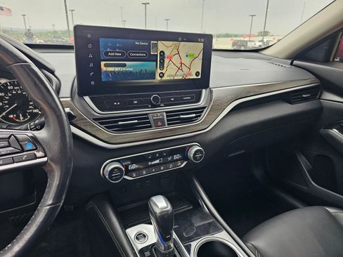 Used 2023 Nissan Altima 2.5 SL FWD image 17