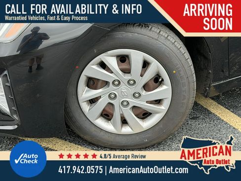 Used 2019 Hyundai Elantra SE w/ Cargo Package FWD image 3
