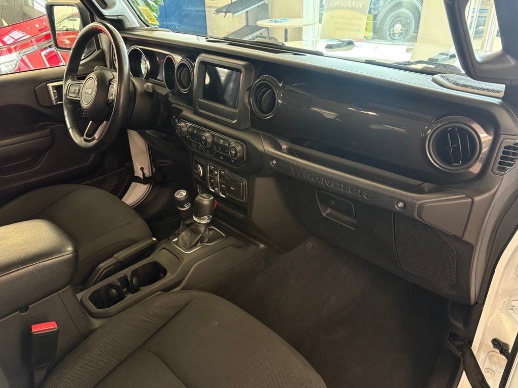 Used 2022 Jeep Wrangler Unlimited Sport AWD/4WD image 18