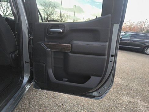 Used 2021 Chevrolet Silverado 1500 LT Trail Boss w/ Convenience Package II image 16