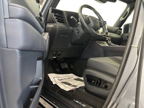 Used 2025 Lexus GX 550 w/ Cold Area Package AWD/4WD image 8