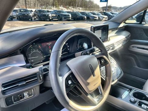 Used 2022 Lincoln Corsair AWD w/ Equipment Group 101A image 13