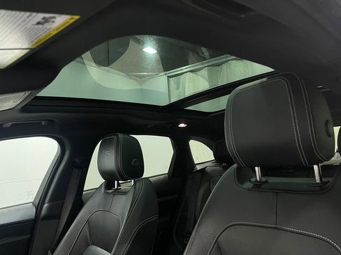 Used 2018 Jaguar F-PACE S image 12