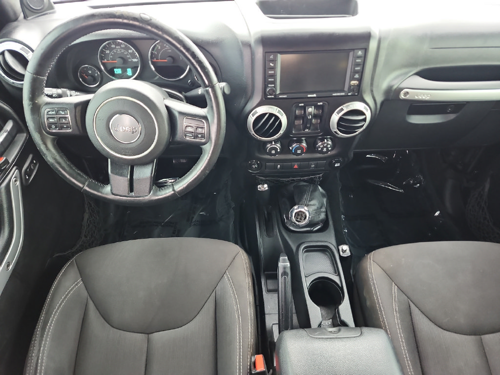 Used 2013 Jeep Wrangler Unlimited Sahara w/ Connectivity Group AWD/4WD image 18