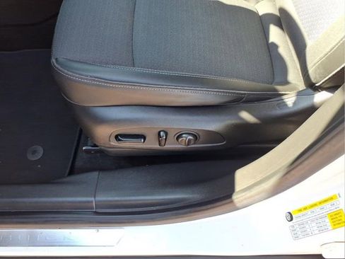 Used 2021 Buick Encore GX Select w/ Advanced Technology Package image 18