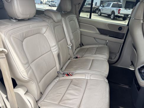 Used 2019 Lincoln Navigator Reserve w/ Cargo Package image 9
