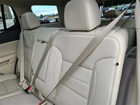 Used 2021 GMC Acadia Denali w/ GMC Pro Grade Package image 15