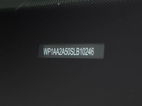 Certified 2025 Porsche Macan image 41