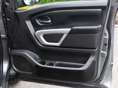 Used 2021 Nissan Titan SV w/ SV Convenience Package image 42