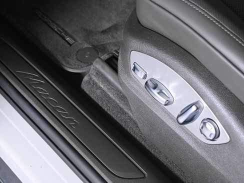 Certified 2026 Porsche Macan AWD/4WD image 24
