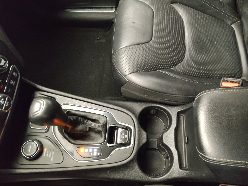 Used 2020 Jeep Cherokee Limited AWD/4WD image 26
