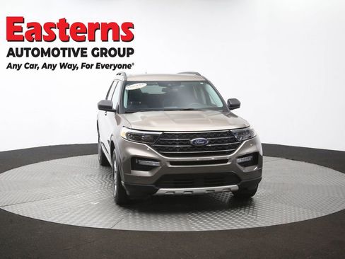 Used 2021 Ford Explorer XLT w/ Equipment Group 202A AWD/4WD image 51