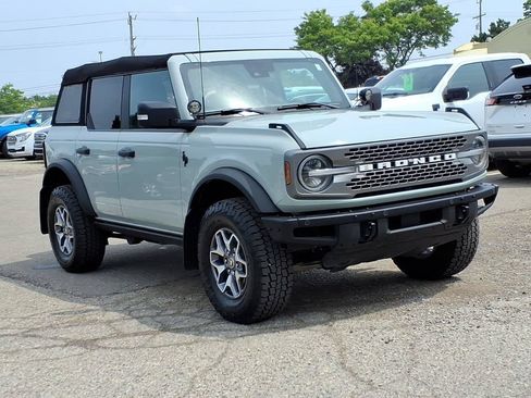 Used 2023 Ford Bronco Badlands AWD/4WD image 7