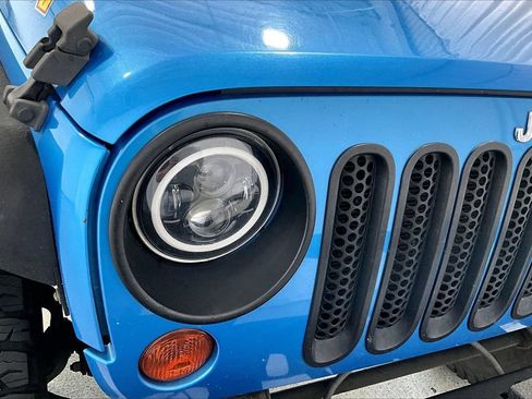Used 2010 Jeep Wrangler Unlimited Sport AWD/4WD image 12