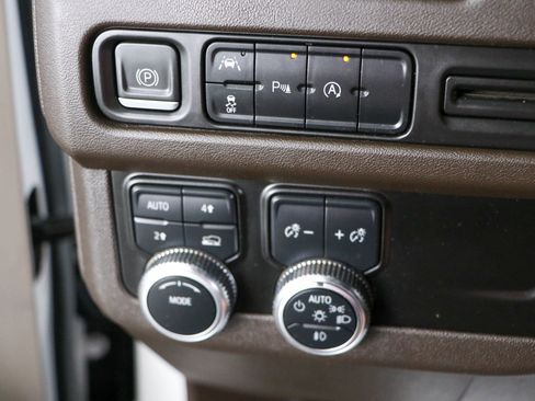 Used 2023 GMC Yukon SLT AWD/4WD image 22