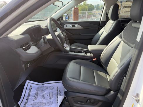 New 2026 Ford Explorer Active w/ Active Comfort Package AWD/4WD image 16